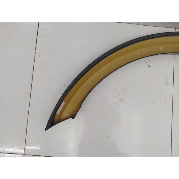 Aplique Alargador Paralama Dianteiro Direito Ml 63 Amg 2010