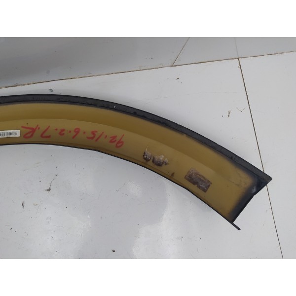Aplique Alargador Paralama Dianteiro Direito Ml 63 Amg 2010