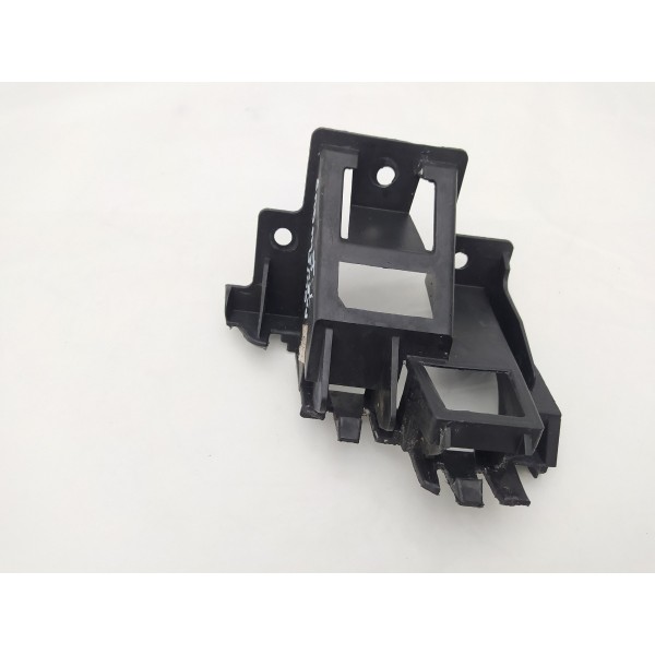 Guia Direito Parachoque Traseiro Vw Jetta 2011 2012 2013