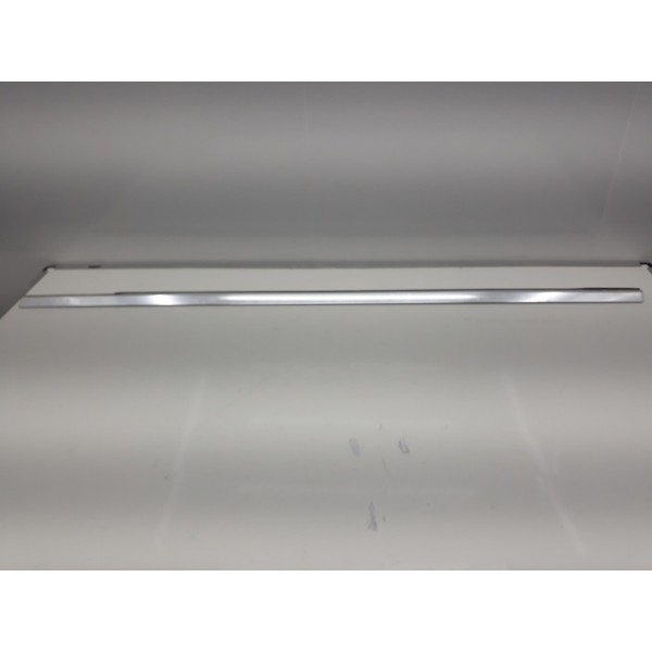Pestana Porta Dianteira Direita Mercedes B200 2013 2014