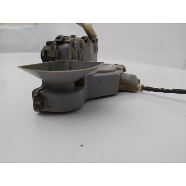 Fechadura Porta Dianteira Esquerda Peugeot 3008 2011 2012