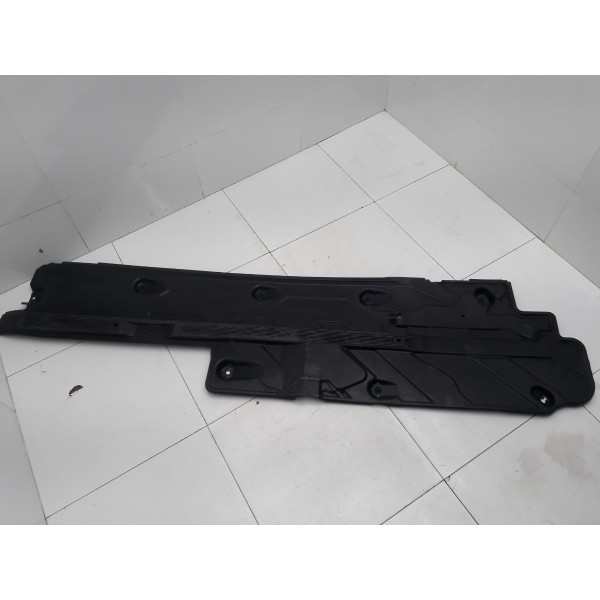 Protetor Assoalho Esquerdo Mercedes C180 2016 Detalhe