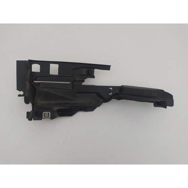 Suporte Guia Churrasqueira Direito Ford Focus 2016