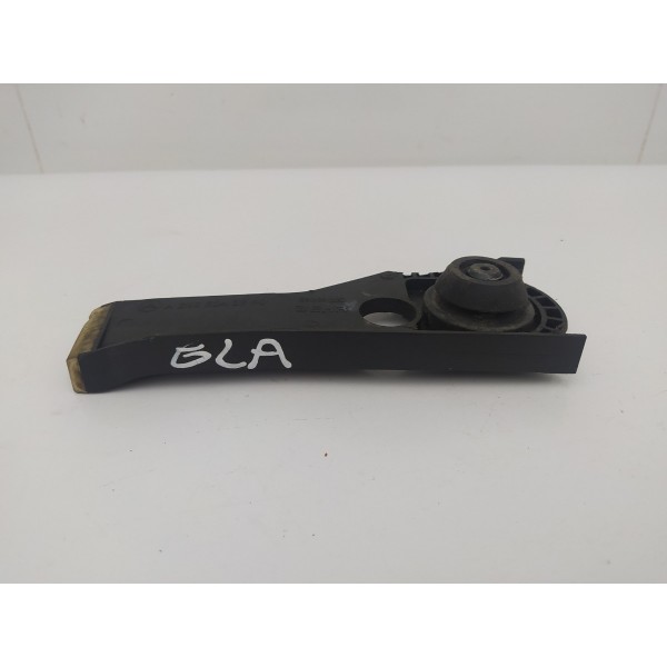 Suporte Inferior Direito Radiador Mercedes Gla 2015